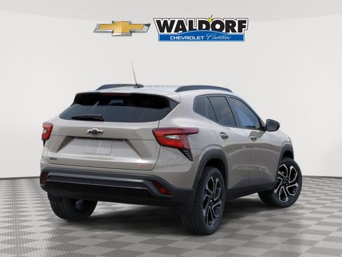 New 2026 Chevrolet Trax RS w/ Sunroof Package FWD image 5
