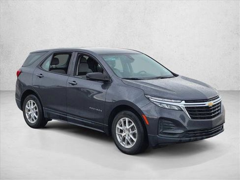 Used 2022 Chevrolet Equinox LS FWD image 3