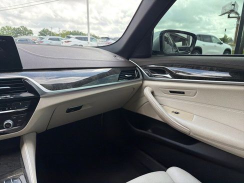 Used 2017 BMW 540i RWD image 18