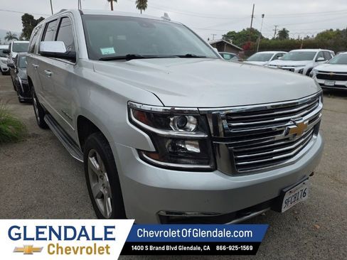 Used 2018 Chevrolet Suburban Premier RWD image 6