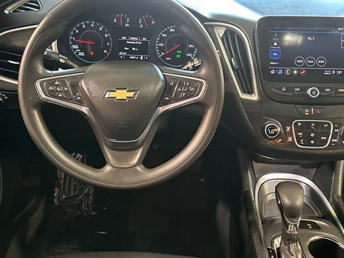 Used 2024 Chevrolet Malibu LT FWD image 16