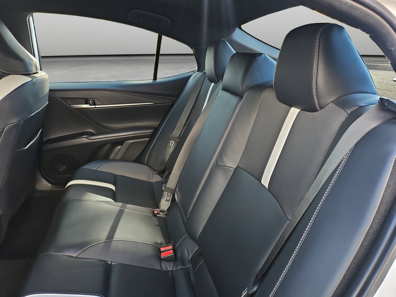 Used 2025 Toyota Camry SE FWD image 41