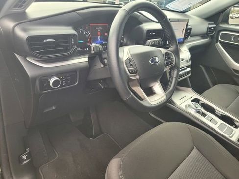 Certified 2022 Ford Explorer XLT image 9
