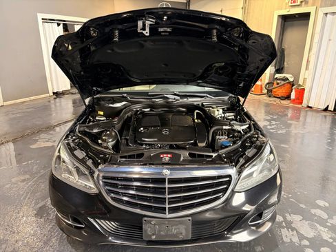 Used 2014 Mercedes-Benz E 350 4MATIC Sedan image 25