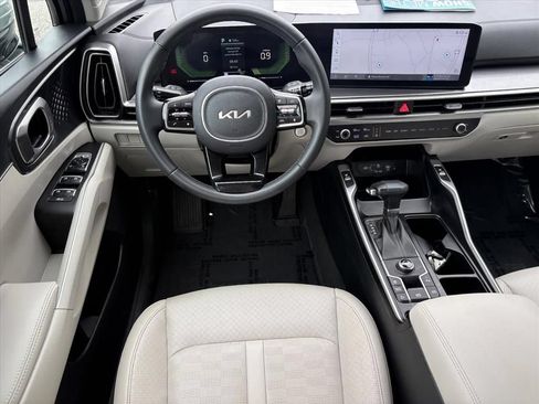 Used 2025 Kia Sorento S FWD image 22