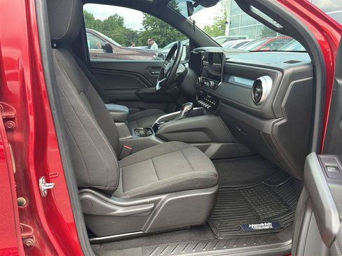Used 2023 Chevrolet Colorado LT w/ LT Convenience Package AWD/4WD image 9