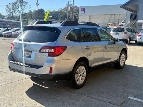 Used 2015 Subaru Outback 2.5i Premium AWD/4WD image 7