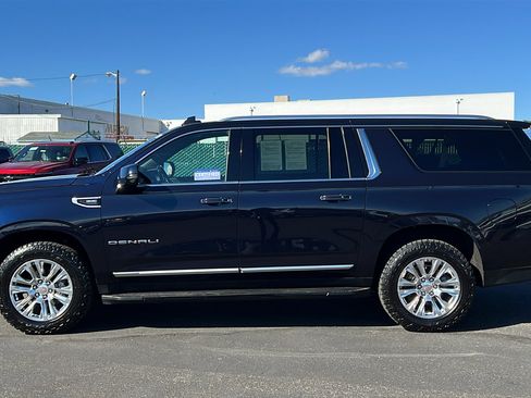 Certified 2022 GMC Yukon XL Denali image 8