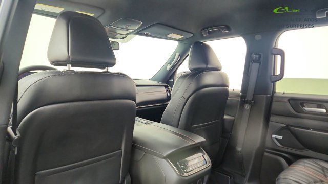 Used 2026 Nissan Armada PRO-4X w/ Captain's Chari Seat Package AWD/4WD image 34