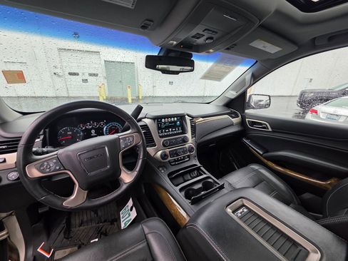 Used 2017 GMC Yukon XL Denali w/ Open Road Package AWD/4WD image 12