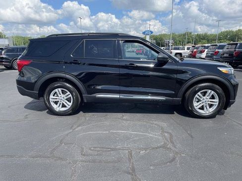 Certified 2023 Ford Explorer XLT w/ Equipment Group 202A AWD/4WD image 6