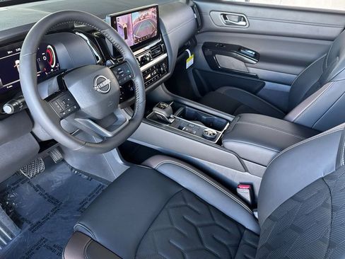 New 2026 Nissan Pathfinder Platinum AWD/4WD image 7