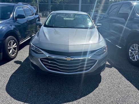 Used 2024 Chevrolet Malibu LT FWD image 3