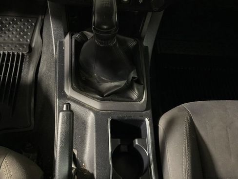Used 2018 Toyota Tacoma TRD Sport AWD/4WD image 29