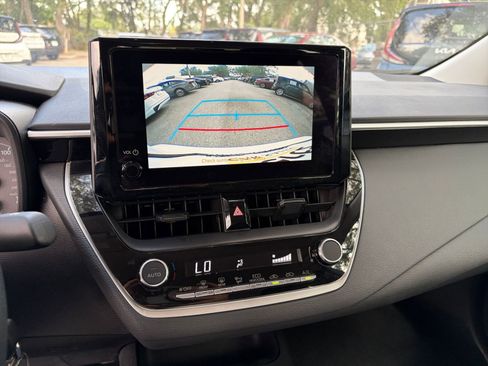 Used 2025 Toyota Corolla LE FWD image 17