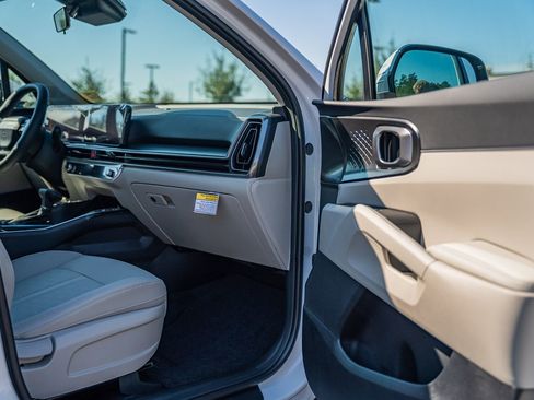 New 2026 Kia Sorento S FWD image 7