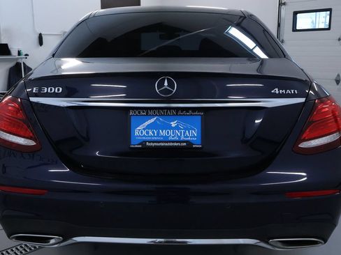 Used 2019 Mercedes-Benz E 300 4MATIC image 6