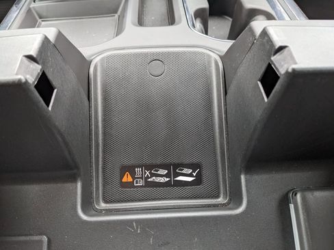 Used 2023 GMC Sierra 1500 SLT w/ SLT Premium Package image 37