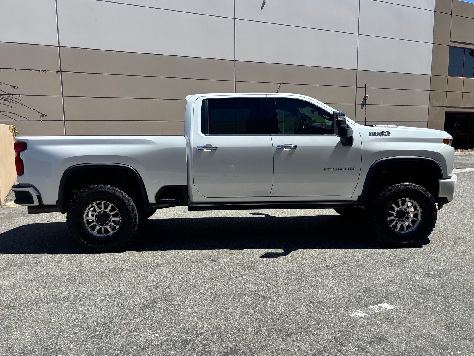 Used 2021 Chevrolet Silverado 2500 High Country w/ Z71 Off-Road Package AWD/4WD image 5