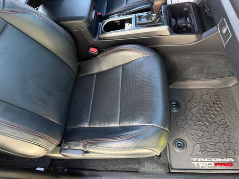 Used 2022 Toyota Tacoma TRD Pro AWD/4WD image 13