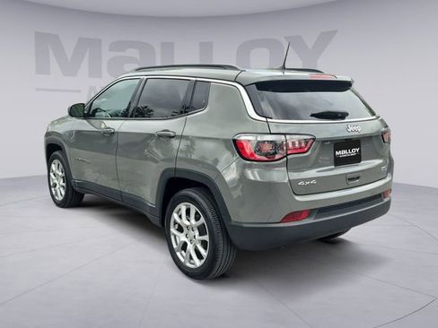 Used 2024 Jeep Compass Latitude w/ Sun and Sound Group AWD/4WD image 3