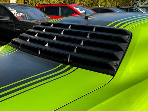 Used 2015 Dodge Challenger R/T Plus image 21