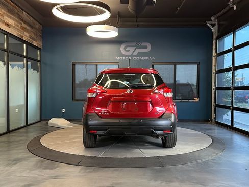 Used 2020 Nissan Kicks SV FWD image 4