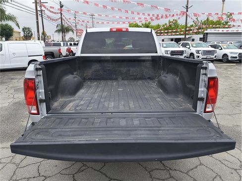 Used 2018 RAM 2500 Tradesman w/ Chrome Appearance Group AWD/4WD image 12