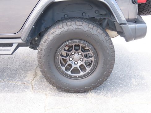 Used 2022 Jeep Wrangler Unlimited Rubicon w/ Xtreme Recon 35" Tire Package AWD/4WD image 16