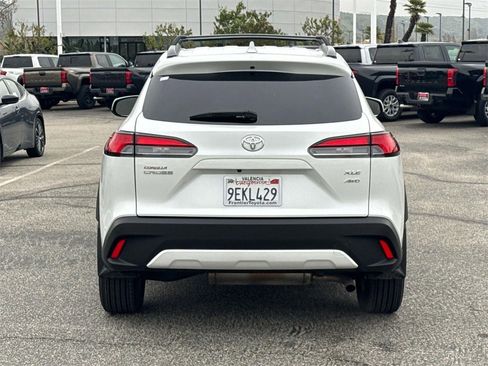 Certified 2023 Toyota Corolla Cross XLE image 4