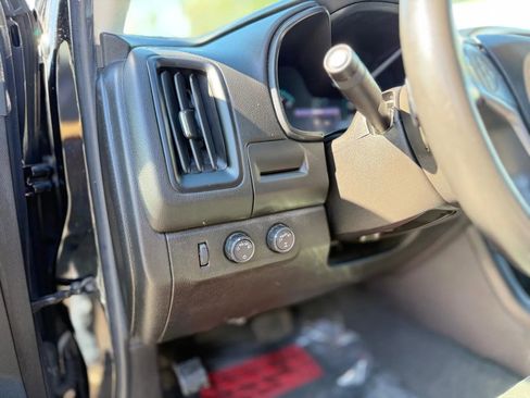 Used 2019 Chevrolet Colorado LT AWD/4WD image 30