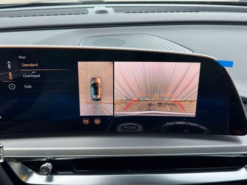 Used 2025 Cadillac Lyriq Luxury image 30