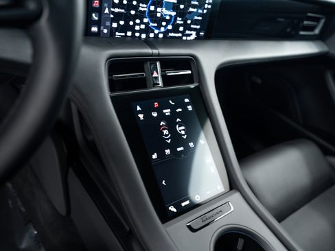 Certified 2021 Porsche Taycan image 16