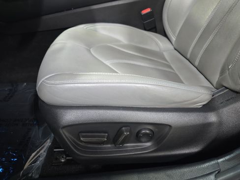 Used 2021 Toyota Avalon XLE FWD image 27