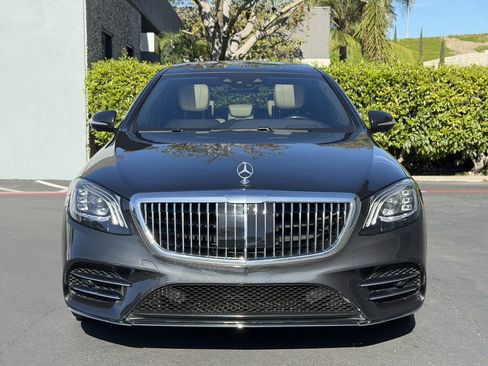 Used 2018 Mercedes-Benz S 560 Sedan image 3
