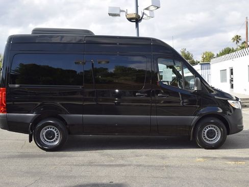 Used 2024 Mercedes-Benz Sprinter 2500 image 8