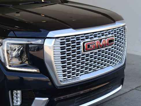 Used 2021 GMC Yukon Denali w/ Denali Ultimate Package AWD/4WD image 12