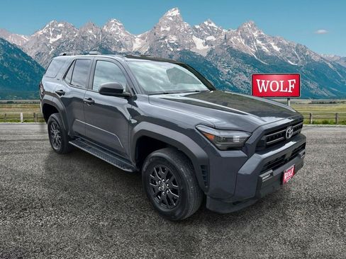 Used 2025 Toyota 4Runner SR5 AWD/4WD image 3
