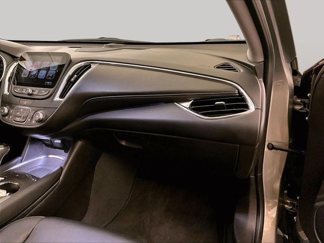 Used 2017 Chevrolet Malibu LT w/ Leather Package FWD image 15