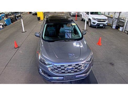 Used 2022 Ford Edge SEL w/ Convenience Package image 2