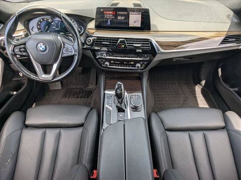 Used 2019 BMW 530e w/ Convenience Package RWD image 19