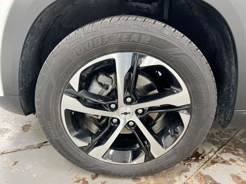 Used 2024 Chevrolet Trax RS w/ Driver Confidence Package FWD image 26