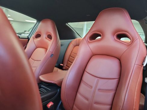 Used 2024 Nissan GT-R Premium w/ Premium Interior Package image 20