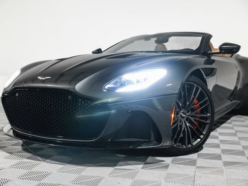 Used 2021 Aston Martin DBS Superleggera Volante image 12