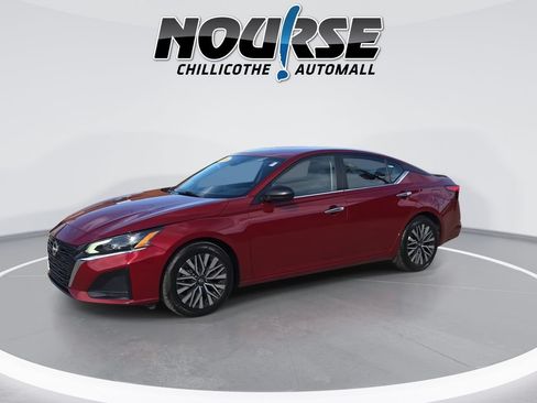 Used 2024 Nissan Altima 2.5 SV FWD image 4