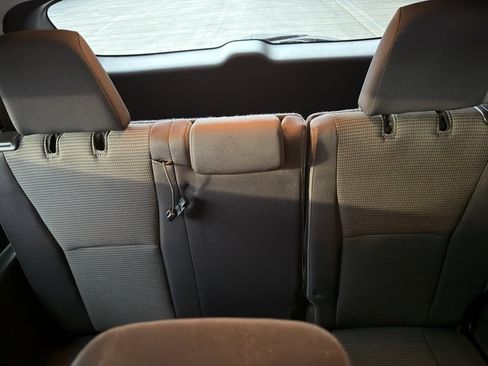 Used 2023 Toyota Highlander LE image 34