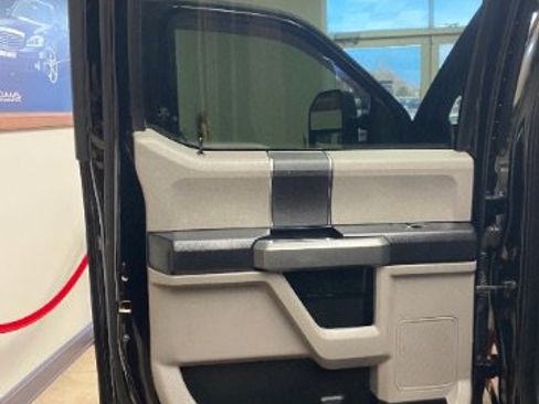 Used 2017 Ford F250 XLT w/ XLT Value Package image 15