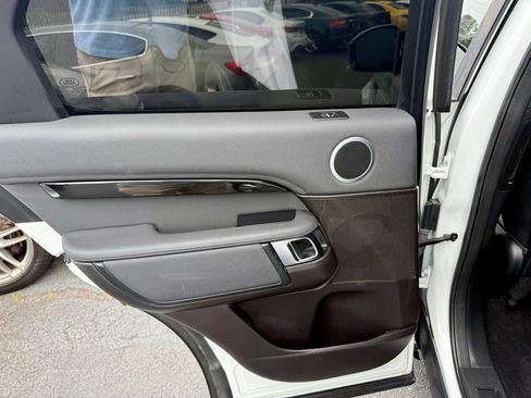 Used 2018 Land Rover Discovery SE AWD/4WD image 39