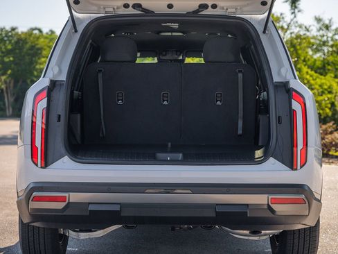 Used 2027 Kia Telluride LX w/ Towing Package FWD image 14