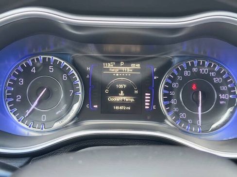 Used 2015 Chrysler 200 Limited FWD image 15